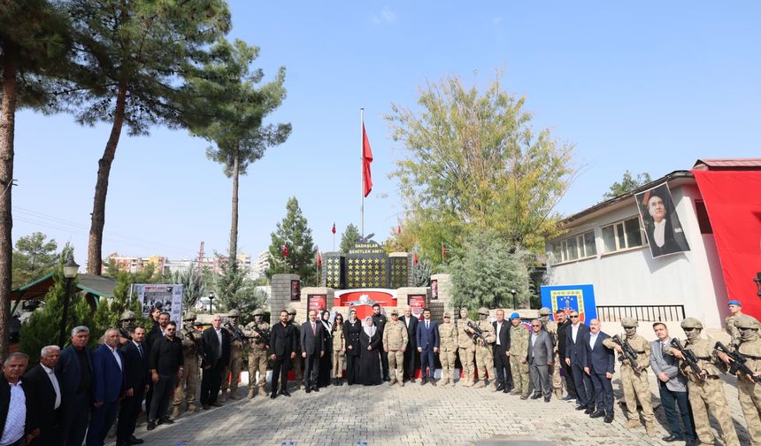 Siirt'te helikopter kazasında şehit olan 17 asker anıldı