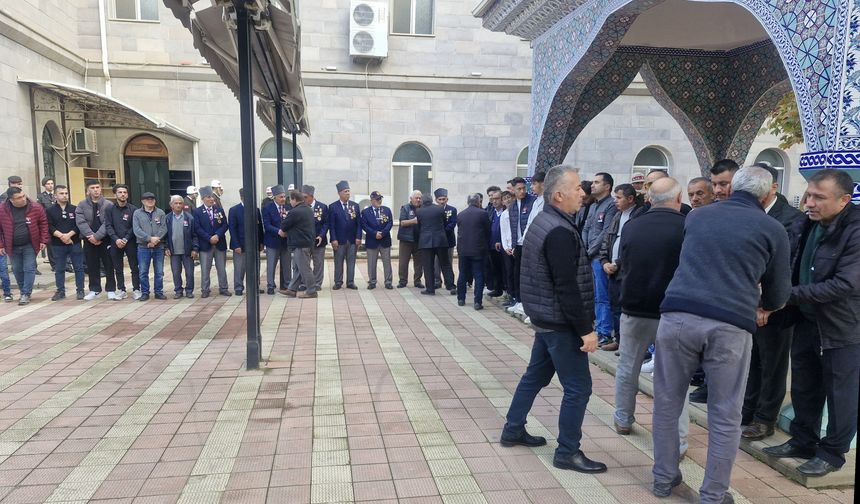 Tokat'ta vefat eden Kıbrıs gazisi son yolculuğuna uğurlandı
