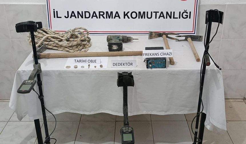 Uşak'ta kaçak kazı yapan 3 şüpheli suçüstü yakalandı