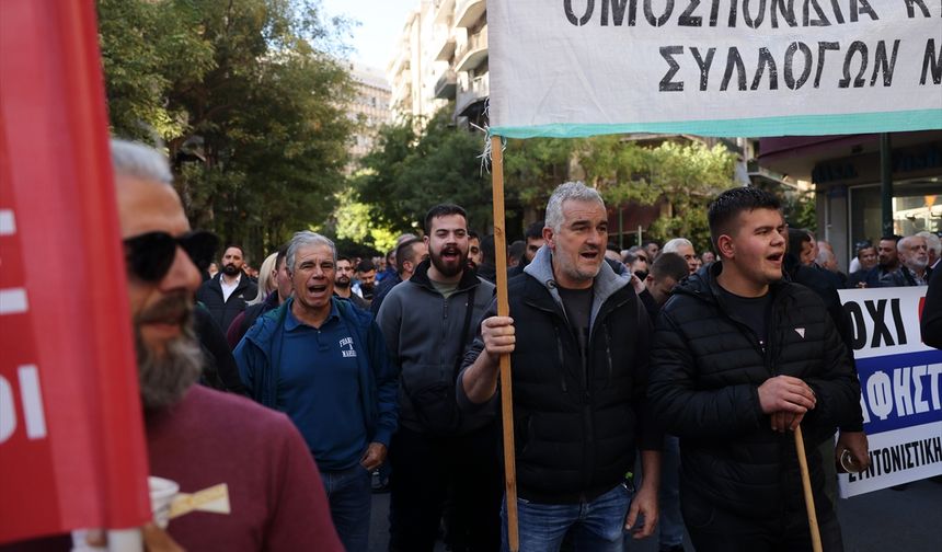 Yunanistan'ın başkenti Atina'da çiftçiler eylem yaptı