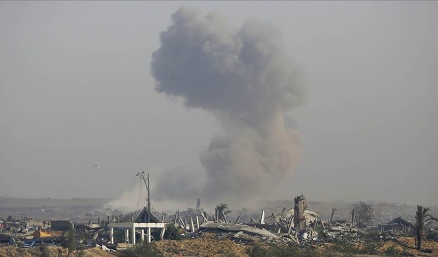 İsrail ordusu, Gazze'nin güneyini topçu ve helikopter ateşiyle vurdu