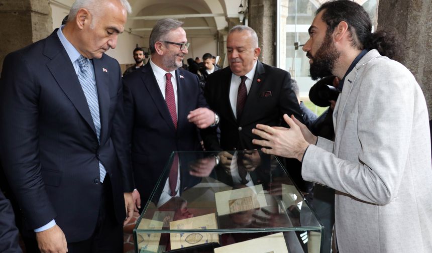 'Amasya'dan İstanbul'a Şeyh Hamdullah Sergisi' açıldı