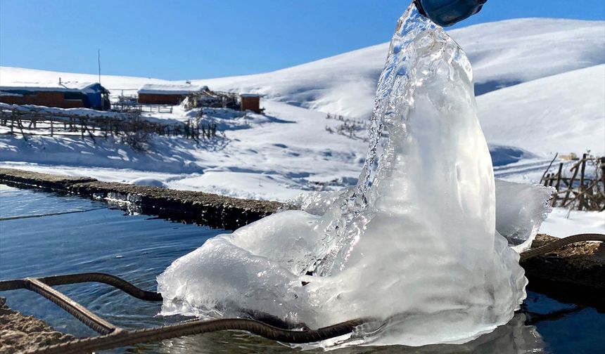 Amasya'nın yüksek kesimlerinde kar yağışı etkili oluyor