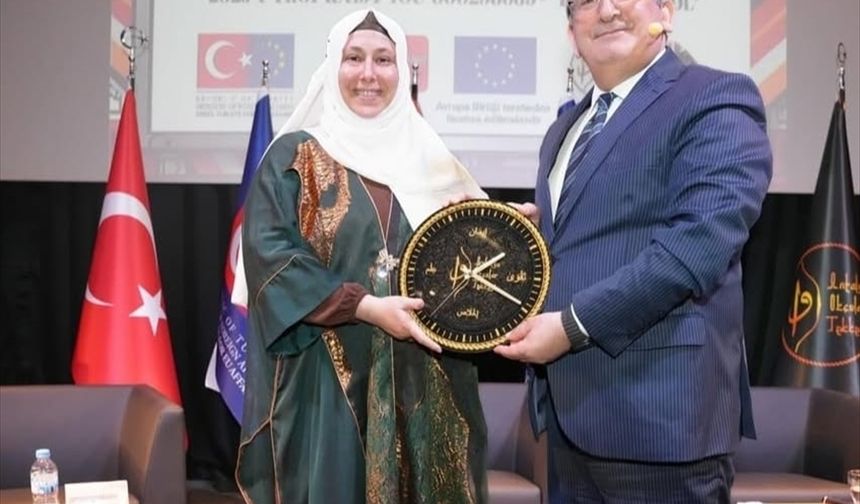 Antalya'da 'devlet himayesindeki' gençlere yönelik çalıştay düzenlendi