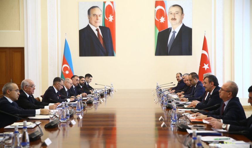 Azerbaycan Başbakanı Asadov, Azerbaycan-Türkiye KEK toplantısında konuştu: