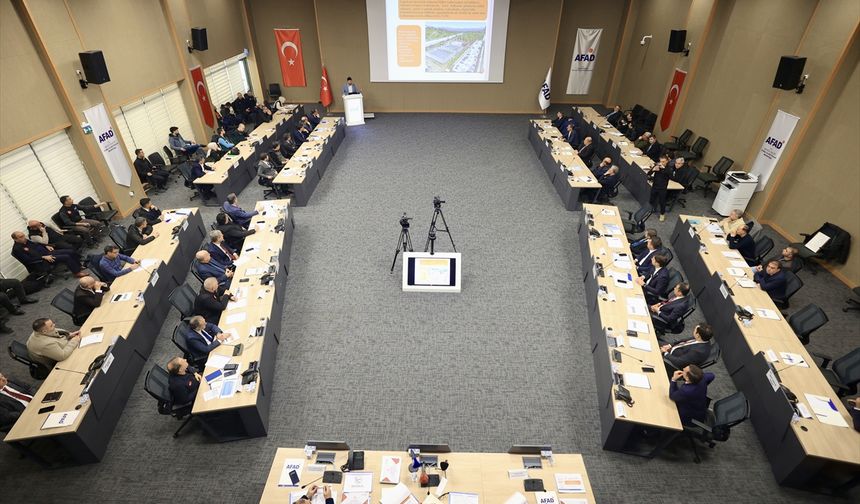 Bingöl'de İl Afet Risk Azaltma Planı değerlendirme toplantısı yapıldı