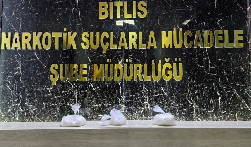 Bitlis'te uyuşturucu operasyonunda yakalanan 2 zanlı tutuklandı