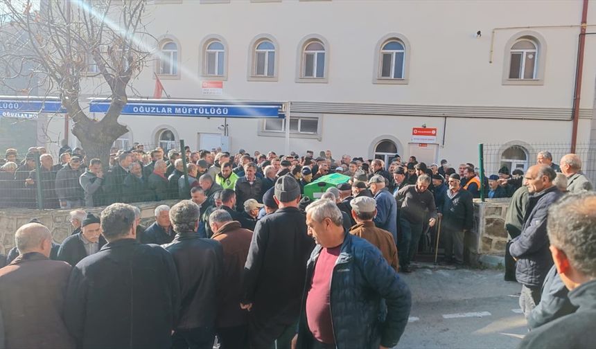 Çorum'da kayıp olarak aranırken ölü bulunan kişinin cenazesi defnedildi