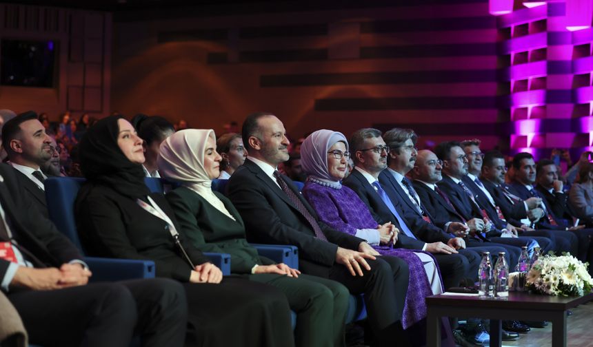 Cumhurbaşkanlığı İletişim Başkanı Duran, TRT Uluslararası Çocuk Medyası Zirvesi'nde konuştu: