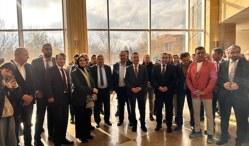 DEVA Partisi Genel Başkanı Babacan, Konya'da sergi açılışına katıldı