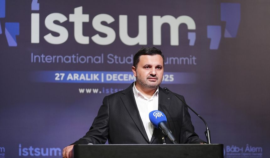 Dijital dönüşümün konuşulacağı 'Uluslararası Öğrencilik Zirvesi' İstanbul'da başladı