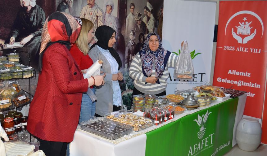 Erzurum'da Dünya Kooperatifçilik Günü'nde kadınlar, el sanatlarını ve yöresel yemekleri sergiledi