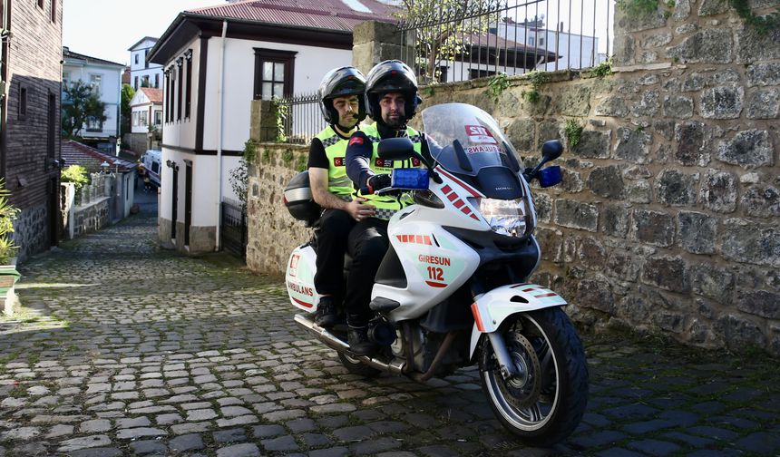 Giresun'da motosiklet ambulans ekipleri vakalara hızlı müdahale ediyor