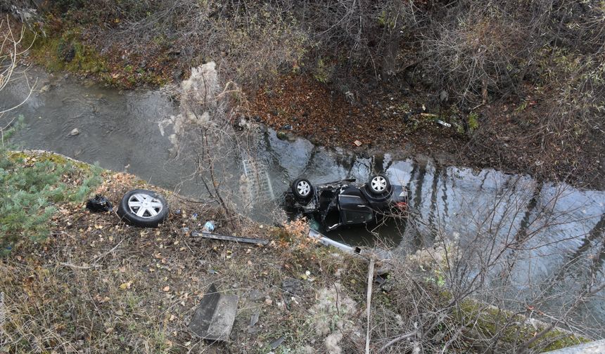 Gümüşhane'de Harşit Çayı'na devrilen otomobildeki bir kişi hayatını kaybetti