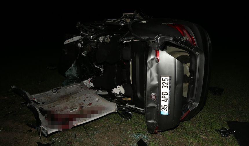 GÜNCELLEME 2 - Çanakkale'de iki otomobilin çarpıştığı kazada 5 kişi öldü, 1 kişi yaralandı