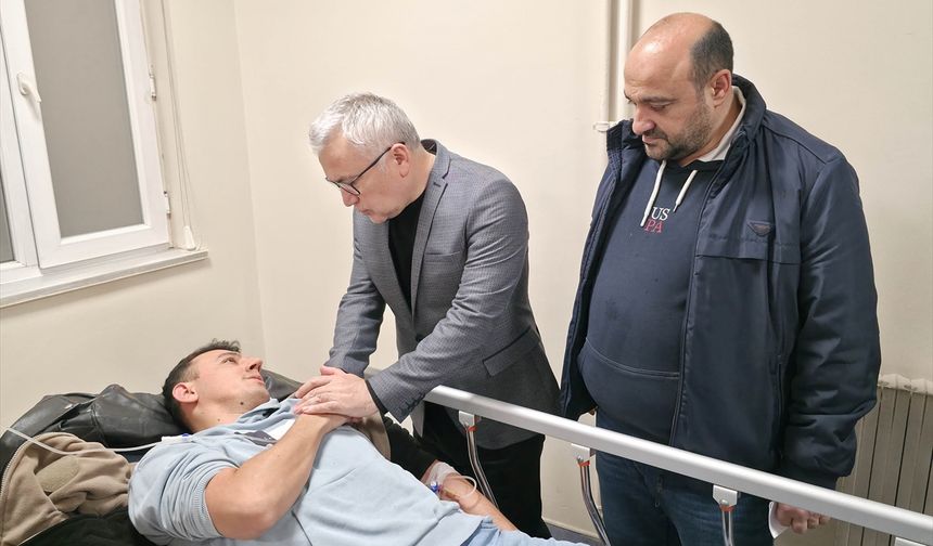 GÜNCELLEME 2 - Sivas'ta devrilen cezaevi aracındaki 9 kişi yaralandı