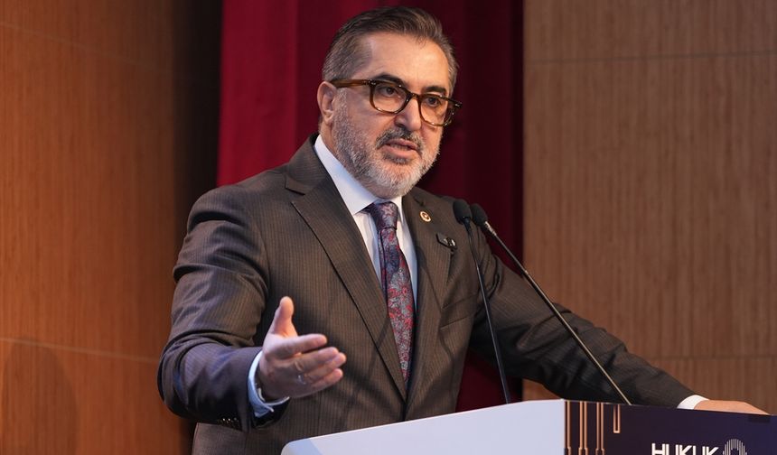 Hukukçular Derneğince düzenlenen Hukuk Okulu'nun sekizincisi İstanbul'da başladı