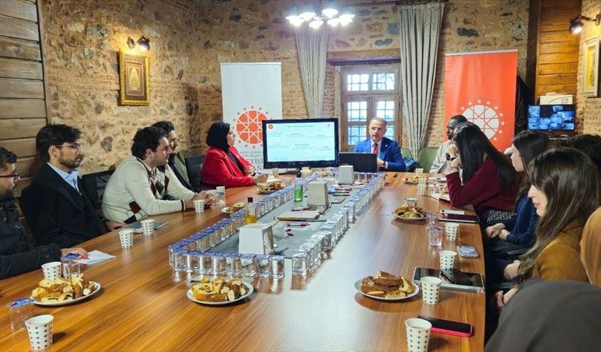 İletişim Başkanlığı Bursa Bölge Müdürü Gölbaşı, uluslararası öğrencilerle buluştu