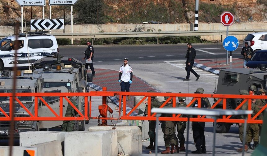 İsrail askerleri, Batı Şeria'da bıçaklı saldırı girişimi iddiasıyla vurdukları Filistinliyi ölüme terk etti