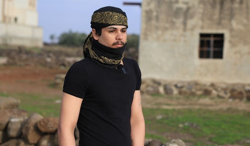 İsrail, Suriye'nin güneyine baskın düzenleyip sivilleri alıkoymaya devam ediyor