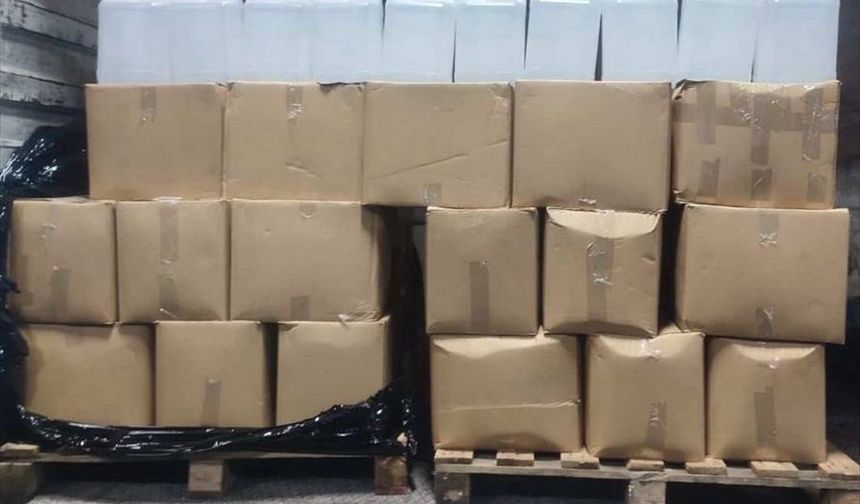 İzmir'de yılbaşı öncesi 860 litre etil alkol ele geçirildi