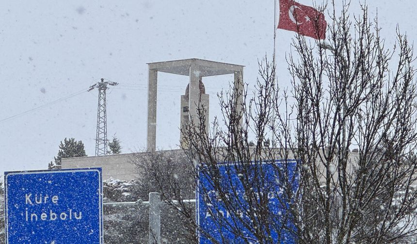 Kastamonu'nun yüksek rakımlı ilçelerinde kar etkili oluyor