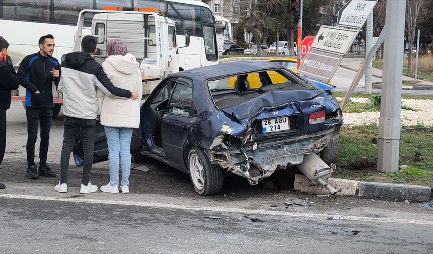 Kütahya'da zincirleme trafik kazasında 4 kişi yaralandı