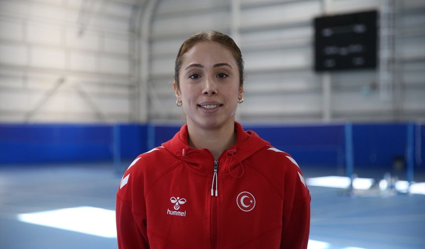 Milli badmintoncu Özge'nin hedefi Türkiye'ye yeni madalyalar kazandırmak