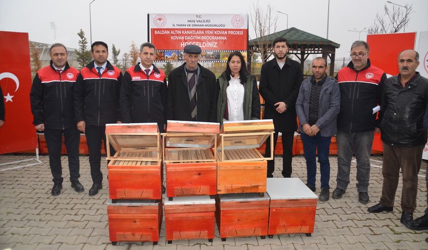 Muş'ta arıcılara 1000 kovan dağıtıldı