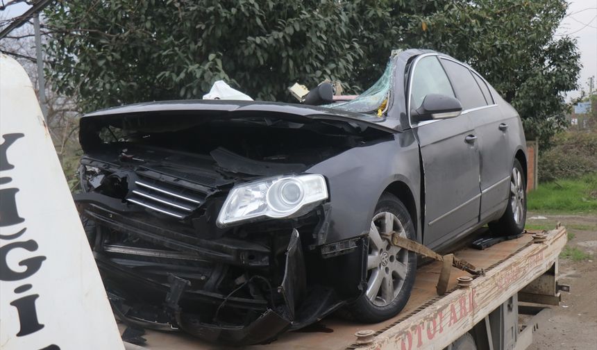 Sakarya'da otomobille tırın karıştığı kazada 1 kişi öldü, 1 kişi yaralandı