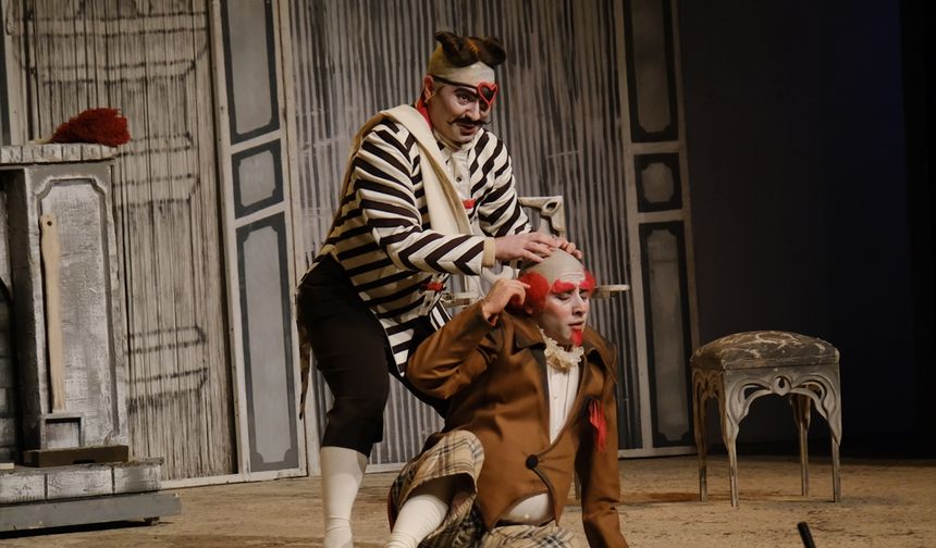 Samsun Devlet Opera ve Balesi Çorum'da 'Doktor Mucize' eserini sahneledi