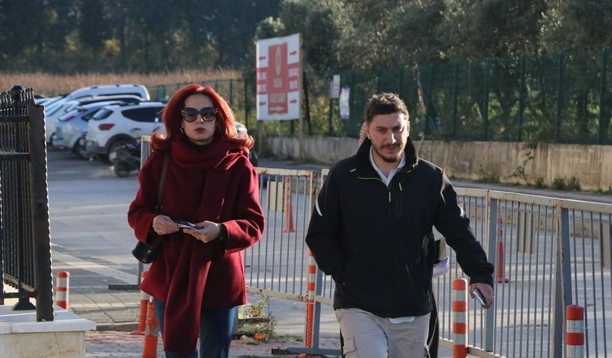 Sanatçı Gül Tut'un ölümüyle ilgili oğlu Tuğberk Yağız Gülter Yalova Adliyesine geldi