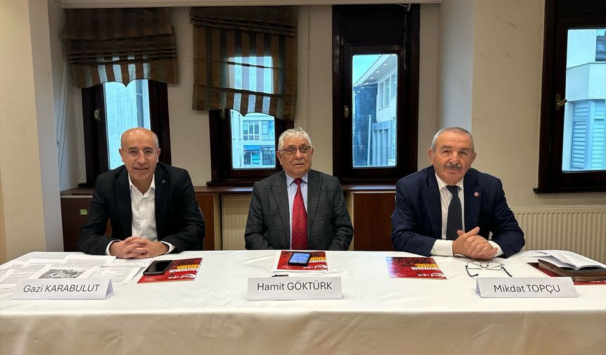 Siyasetçi, düşünür, yazar İsa Yusuf Alptekin İstanbul'da anıldı