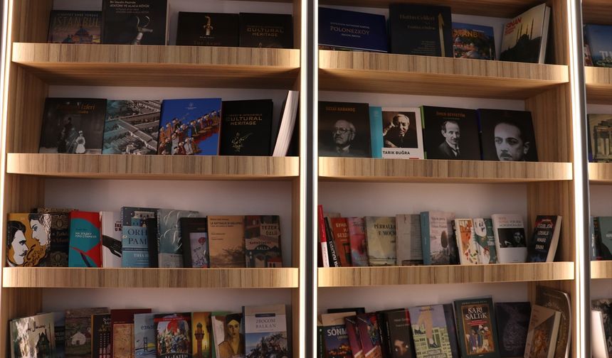 Sofya'da açılan 'Uluslararası Kitap Fuarı'nda Türk standı ilgi görüyor