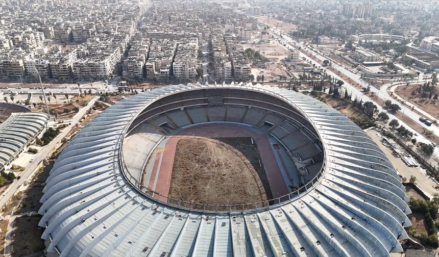 Suriye'de devrik rejimin askeri üsse dönüştürdüğü Halep Stadı futbol dünyasına yeniden kazandırılacak
