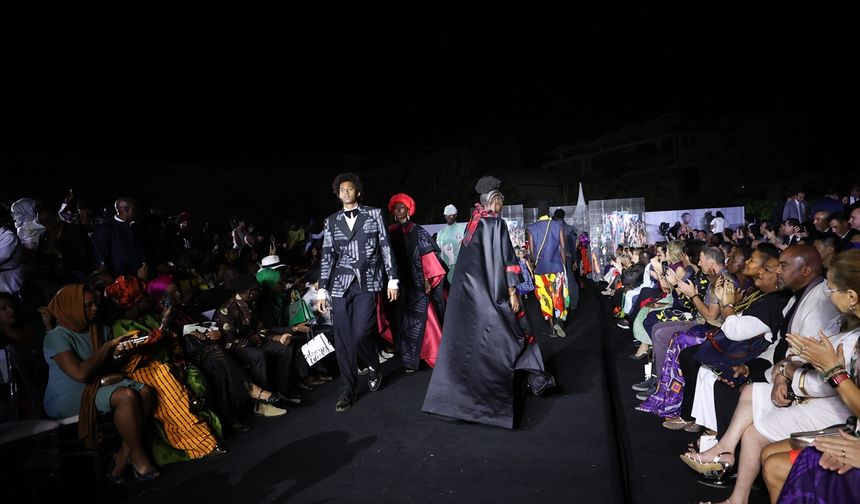 Türkiye'nin Dakar Büyükelçiliğinde Dakar Moda Haftası'nın açılış defilesi yapıldı