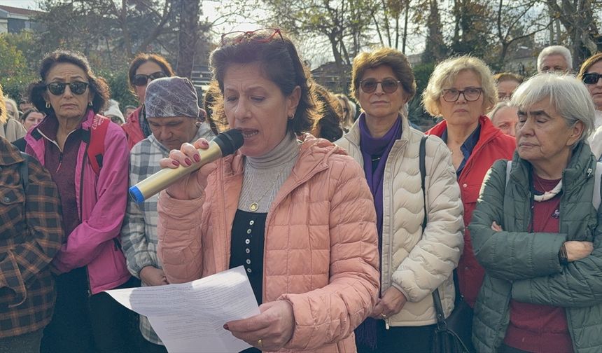 Zonguldak'ta 'kadın cinayetleri' ve 'çocuk istismarı' sessiz yürüyüşle protesto edildi