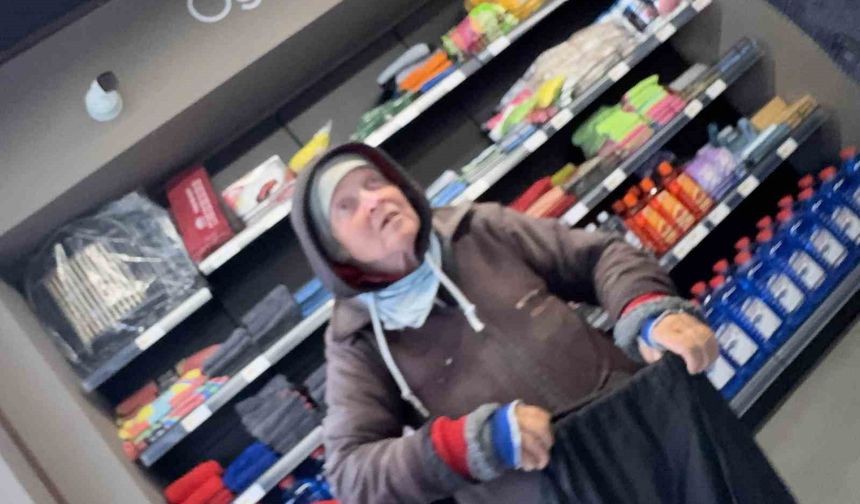 Alman Rahibe, Gazze barışı için Türkiye üzerinden Kudüs'e yürüyor