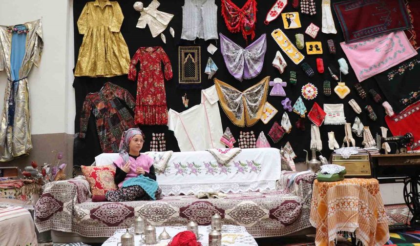 Bu kareler film setinden değil, ilkokuldan