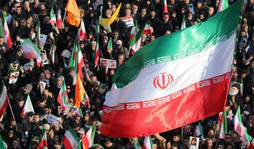 İran’da Kriz Derinleşiyor: Binlerce Ölü, On Binlerce Tutuklama