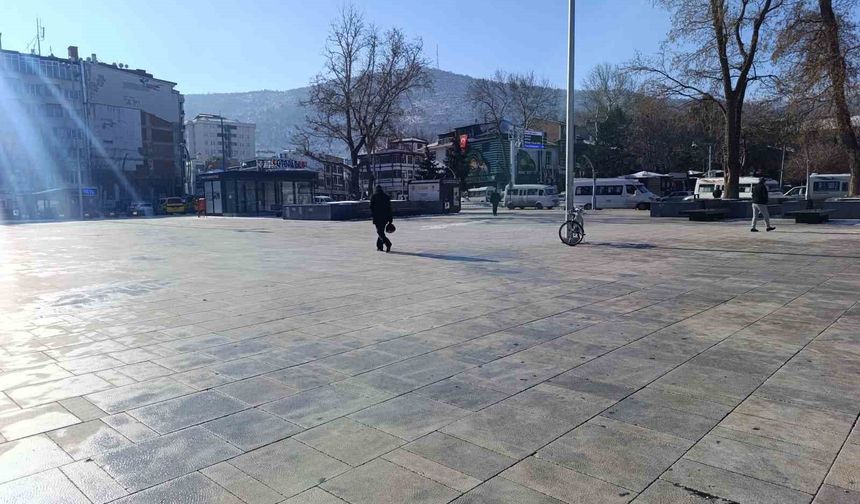 Afyonkarahisar buz kesti