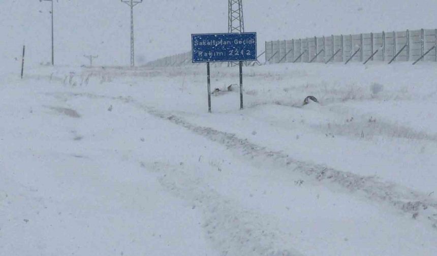 Ardahan'da 60 köy yolu ulaşıma kapandı