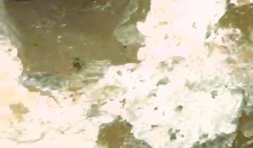 Defineciler 300 yıllık tarihi hamamı talan etti