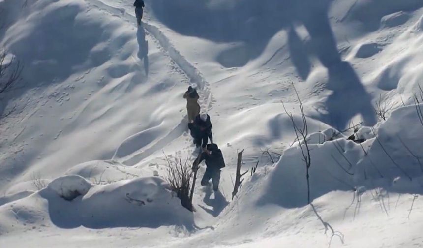 Diyarbakır'da rahatsızlığı bulunan vatandaş, jandarma helikopteriyle hastaneye sevk edildi
