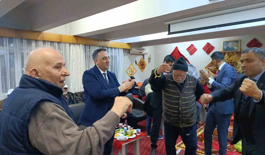 Edirne'de huzurevinde sıra gecesi: Gönüller bir oldu, yüzler güldü