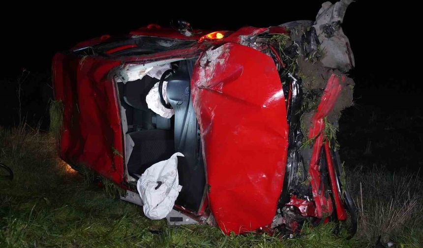 Edirne'de otomobil takla attı: 1'i ağır 2 yaralı