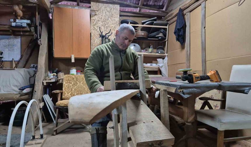 Hobi olarak yaptığı kayak takımları ilgi odağı oldu