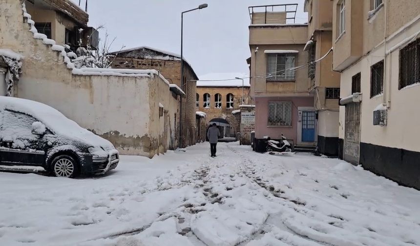 Kilis'te kar yağışı etkili oluyor