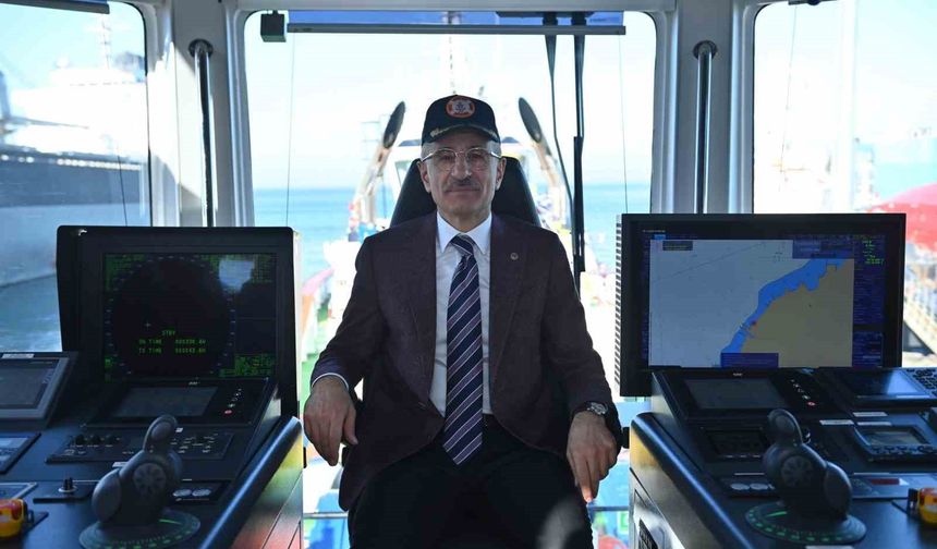 Bakan Uraloğlu: 'İstanbul'da gemilere 7 gün 24 saat kesintisiz haberleşme hizmeti sunacağız'