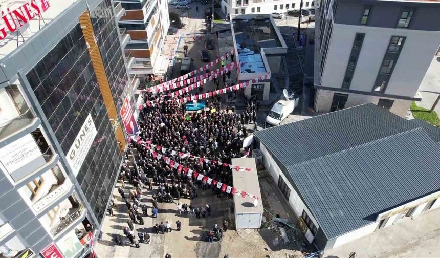 CHP Genel Başkanı Özgür Özel'in halk buluşmasına vatandaş ilgi göstermedi